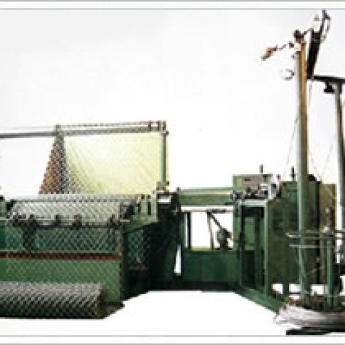 Chain link fence machine